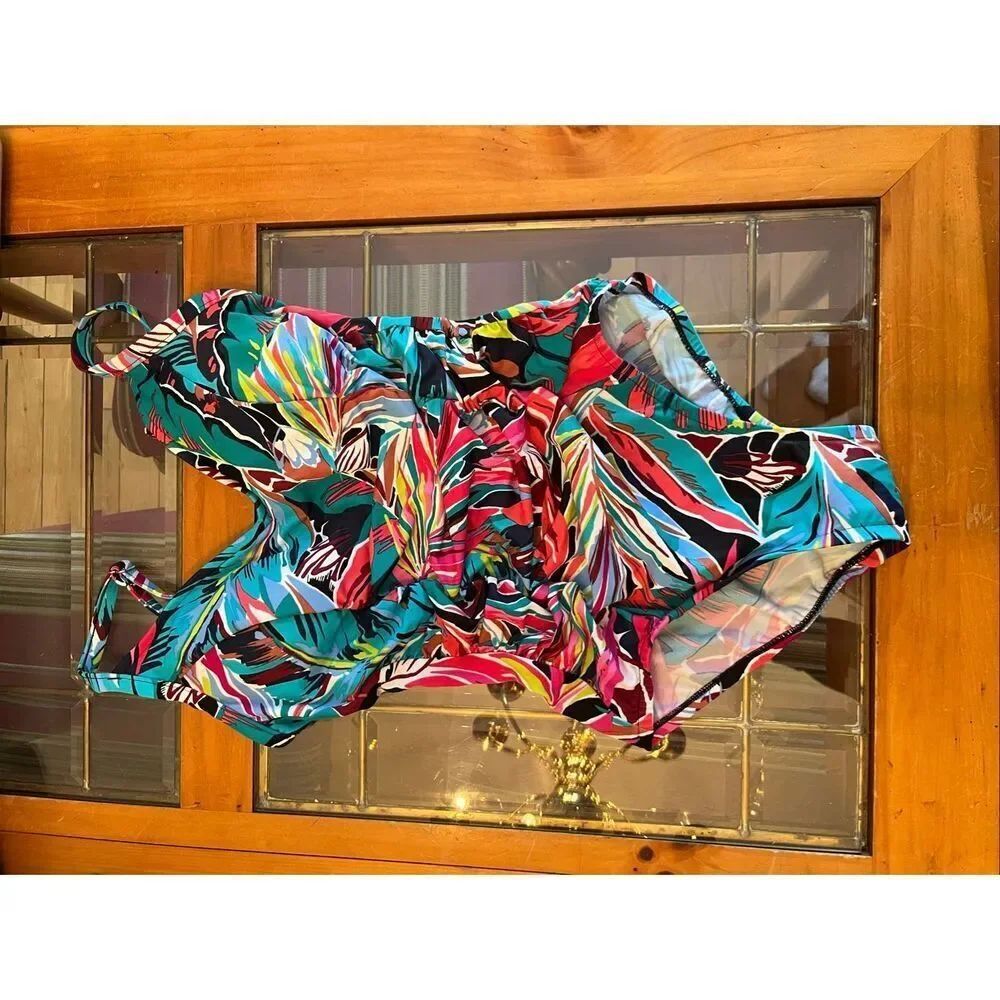 Aqua Green Women's Tropical Shirred One Piece Swimsuit Multicolor Medium NWOT